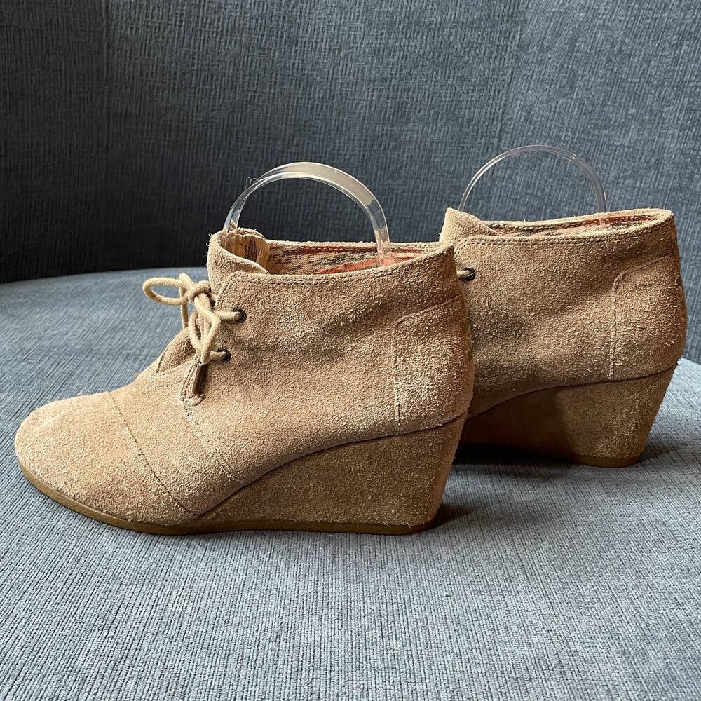 Toms Tan Suede Wedge Lace-Up Booties | Ankle Desert Boots | Size 8.5 Cute Fall